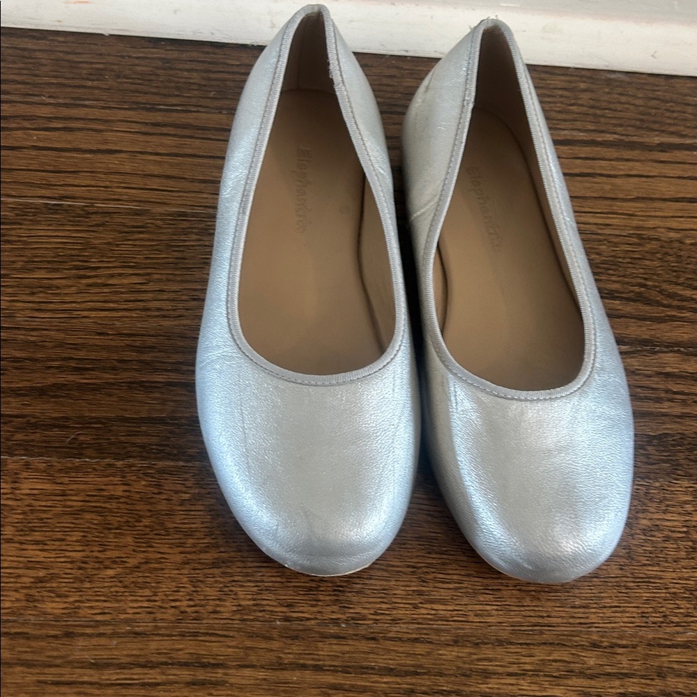Elephantito Silver Ballet Flats, Size 1.5